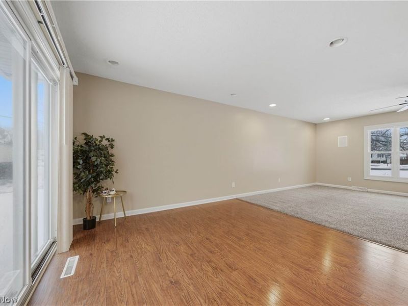 8060 Garnet Avenue NE, Canton, OH 44721 Photo 10