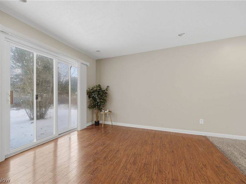 8060 Garnet Avenue NE, Canton, OH 44721 Photo 11