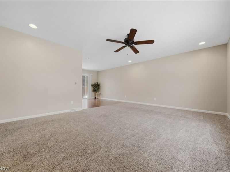 8060 Garnet Avenue NE, Canton, OH 44721 Photo 13