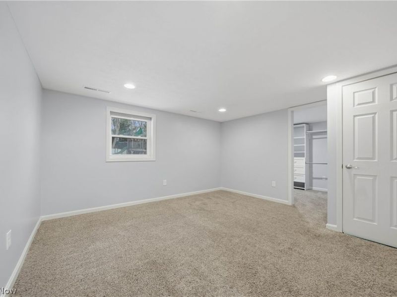 8060 Garnet Avenue NE, Canton, OH 44721 Photo 15