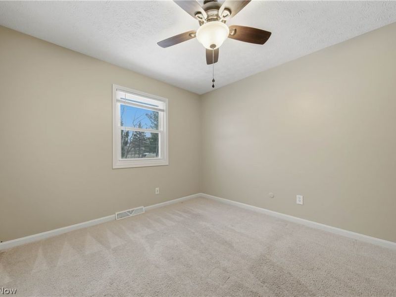 8060 Garnet Avenue NE, Canton, OH 44721 Photo 23