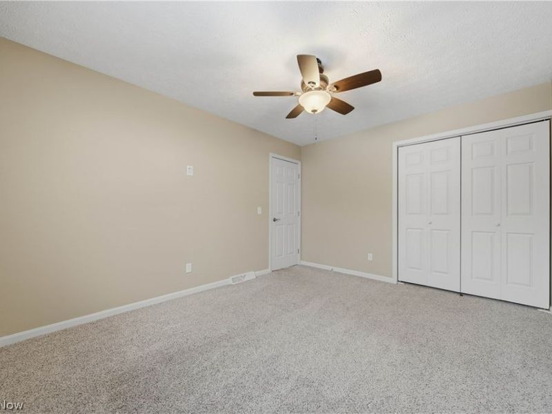 8060 Garnet Avenue NE, Canton, OH 44721 Photo 24