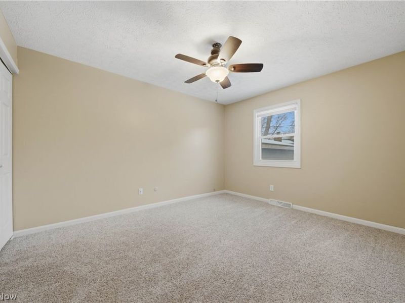 8060 Garnet Avenue NE, Canton, OH 44721 Photo 25