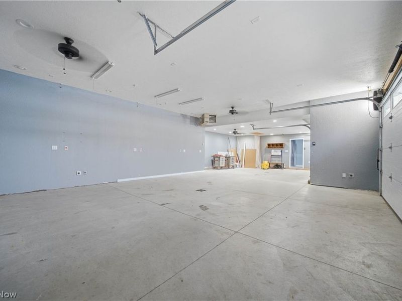 8060 Garnet Avenue NE, Canton, OH 44721 Photo 34