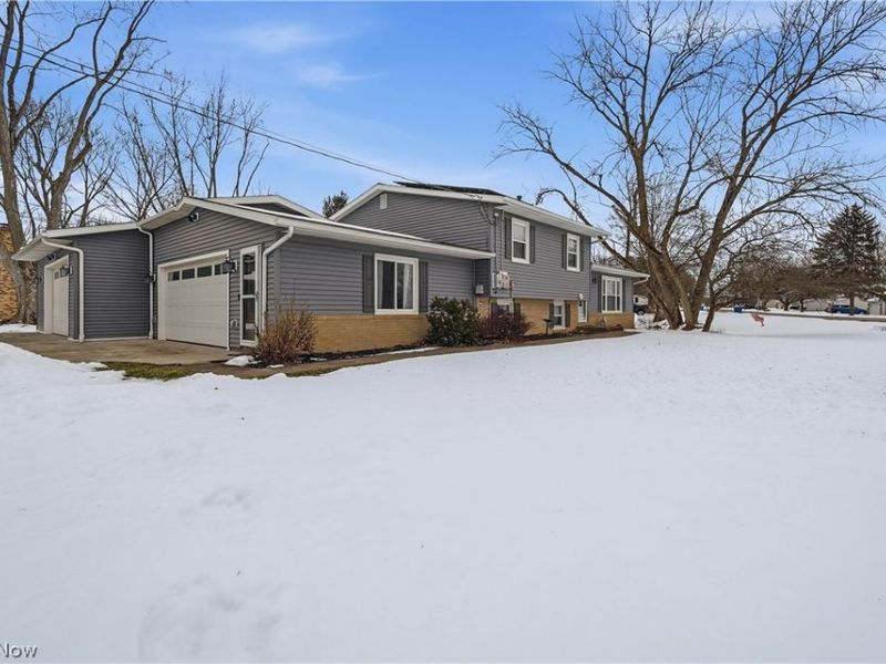 8060 Garnet Avenue NE, Canton, OH 44721 Photo 4