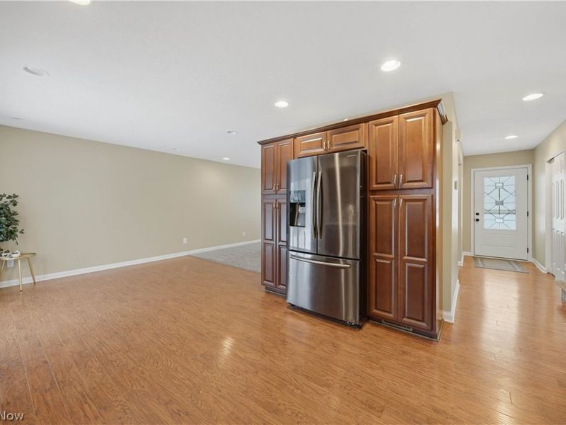 8060 Garnet Avenue NE, Canton, OH 44721 Photo 9