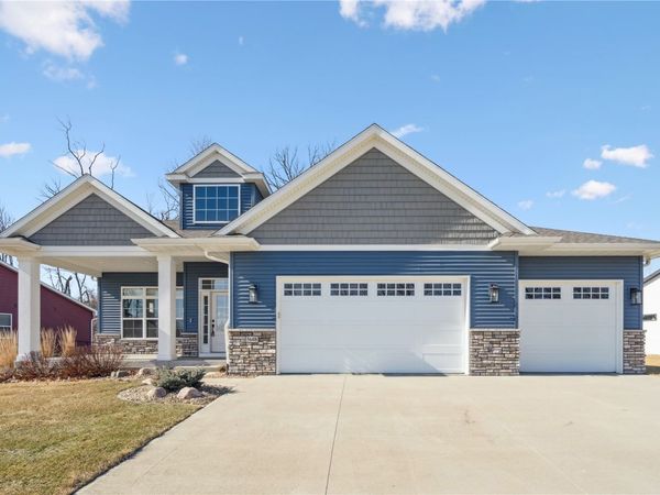 5608 Seminole Valley Trl NE, Cedar Rapids, IA 52411