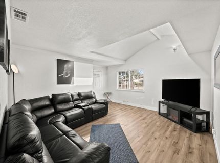 4400 79th St, Sacramento, CA 95820 Photo