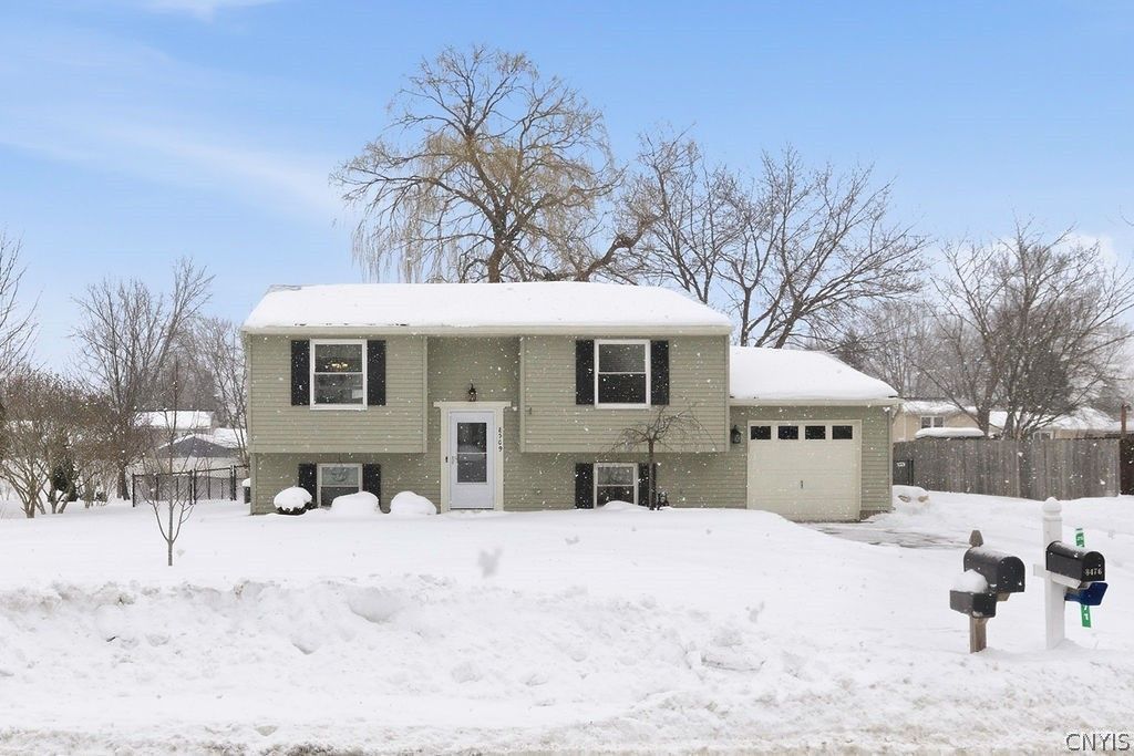 8509 Chinkapin Circle, Cicero, NY 13039 Main Photo