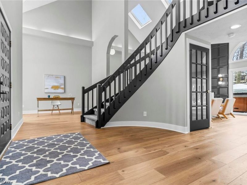 31129 Huntington Woods Parkway, Bay Village, OH 44140 Photo 2