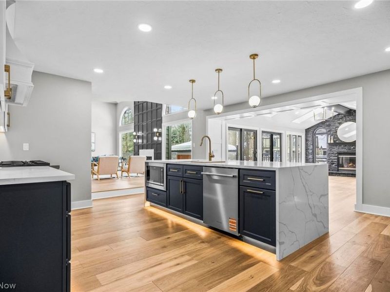 31129 Huntington Woods Parkway, Bay Village, OH 44140 Photo 7