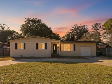 2238 LIGUSTRUM Road, Jacksonville, FL 32211