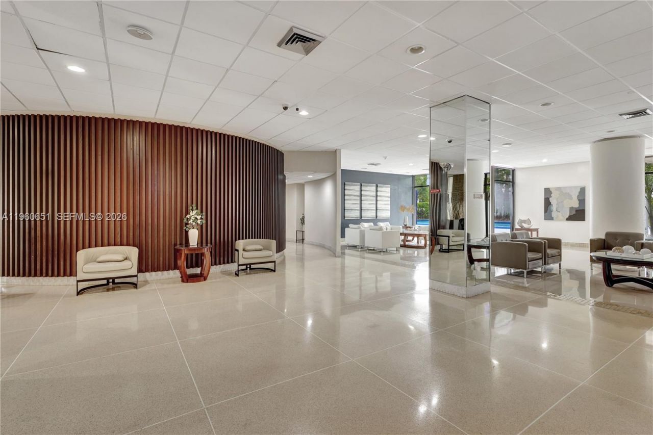 20100 W Country Club Dr, Unit 405, Aventura, FL 33180 Photo