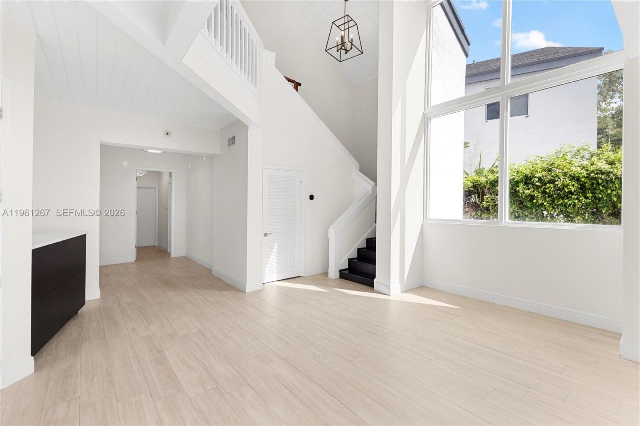 20205 W Oak Haven Cir , Miami, FL 33179 Photo