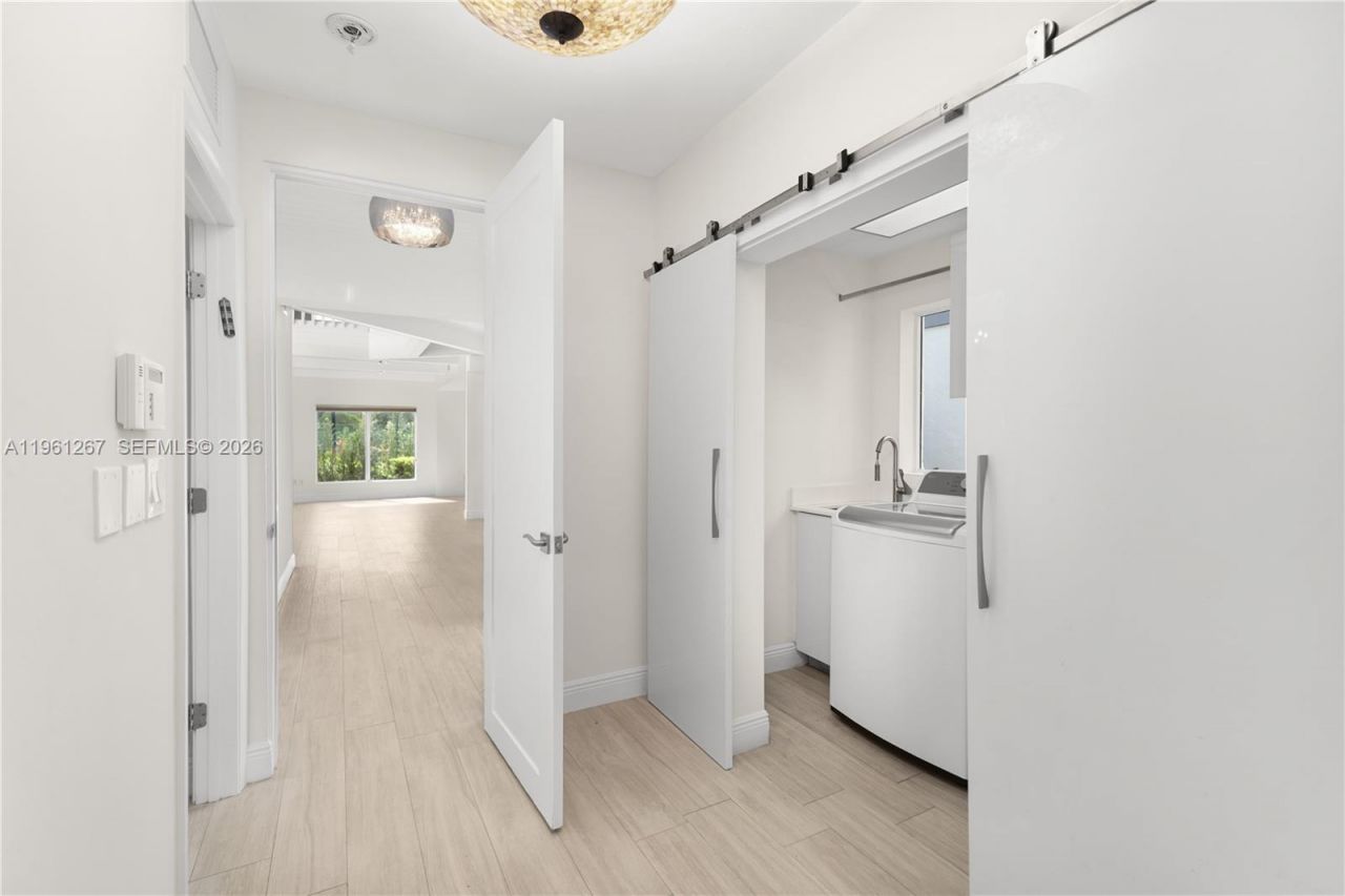 20205 W Oak Haven Cir, Miami, FL 33179 Photo