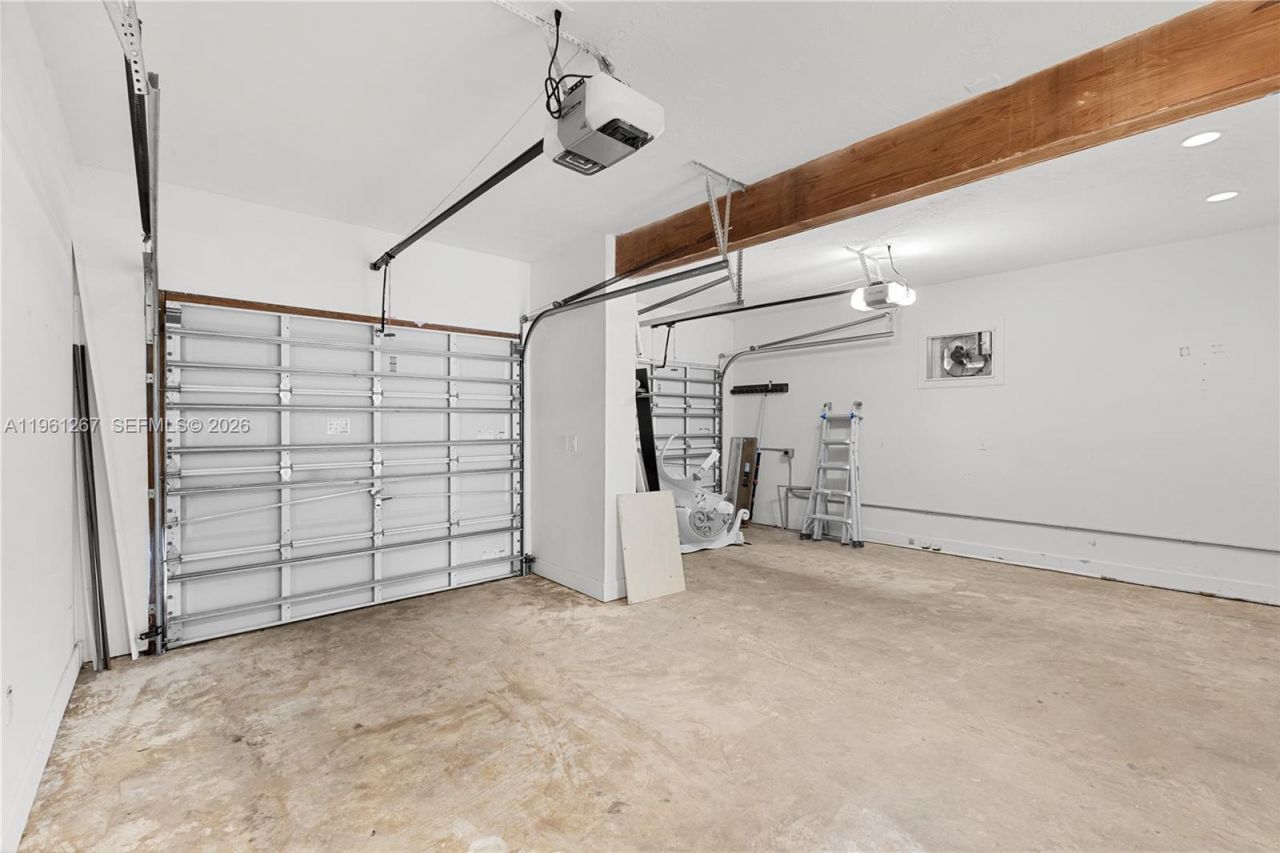 20205 W Oak Haven Cir, Miami, FL 33179 Photo