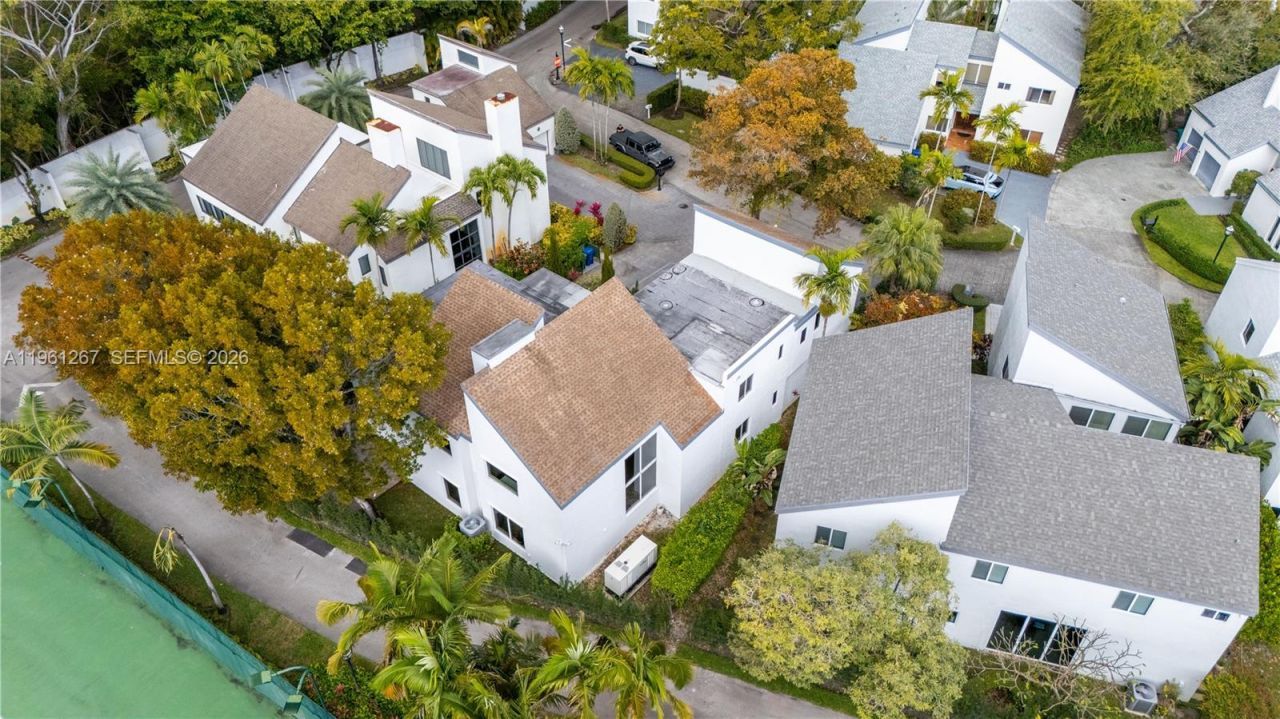 20205 W Oak Haven Cir, Miami, FL 33179 Photo
