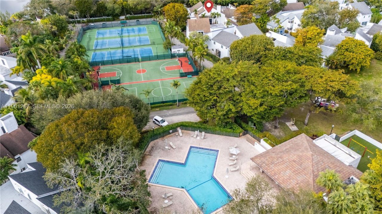 20205 W Oak Haven Cir , Miami, FL 33179 Photo