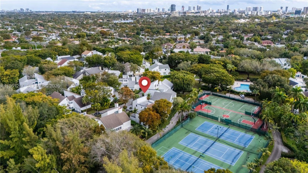 20205 W Oak Haven Cir , Miami, FL 33179 Photo