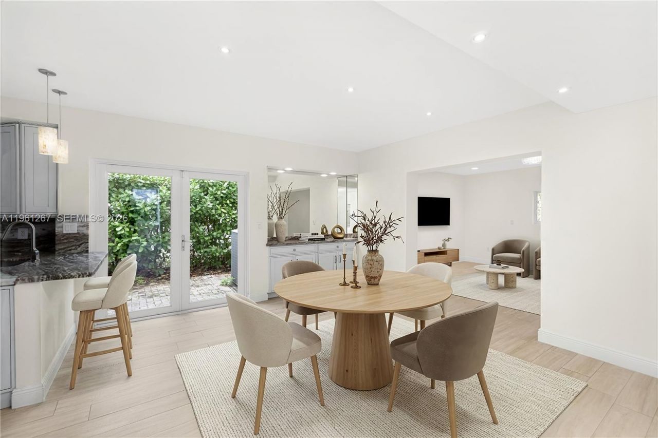 20205 W Oak Haven Cir , Miami, FL 33179 Photo