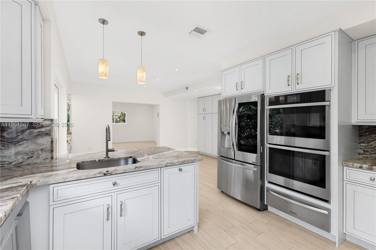 20205 W Oak Haven Cir, Miami, FL 33179 Photo