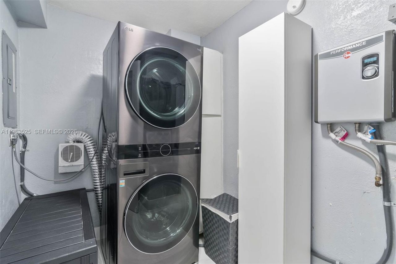 7184 W 2nd Ct, Hialeah, FL 33014 Photo