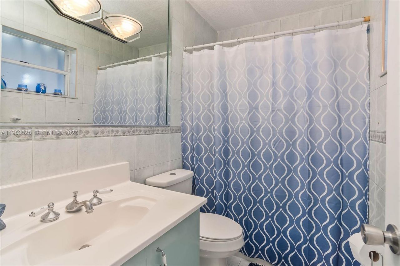 7184 W 2nd Ct, Hialeah, FL 33014 Photo