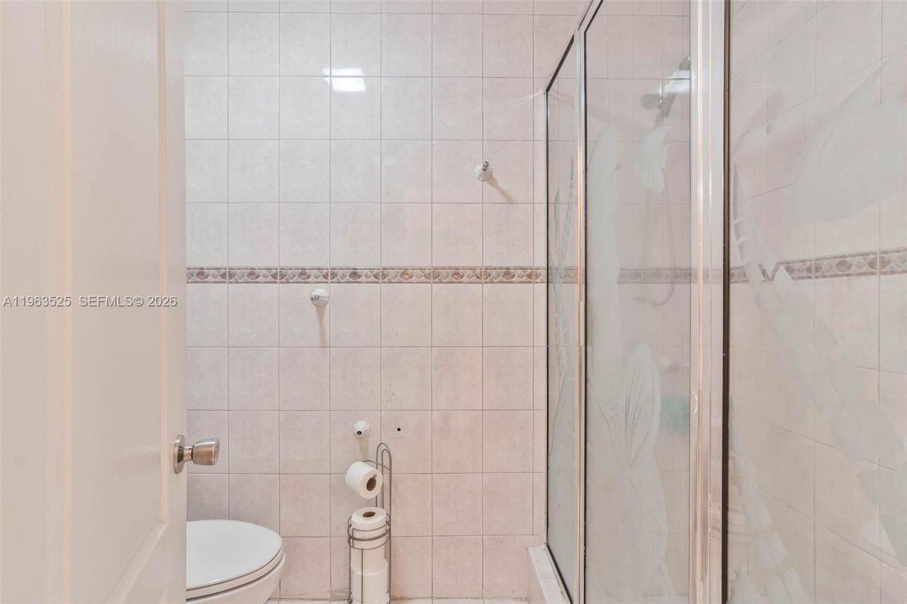 7184 W 2nd Ct, Hialeah, FL 33014 Photo