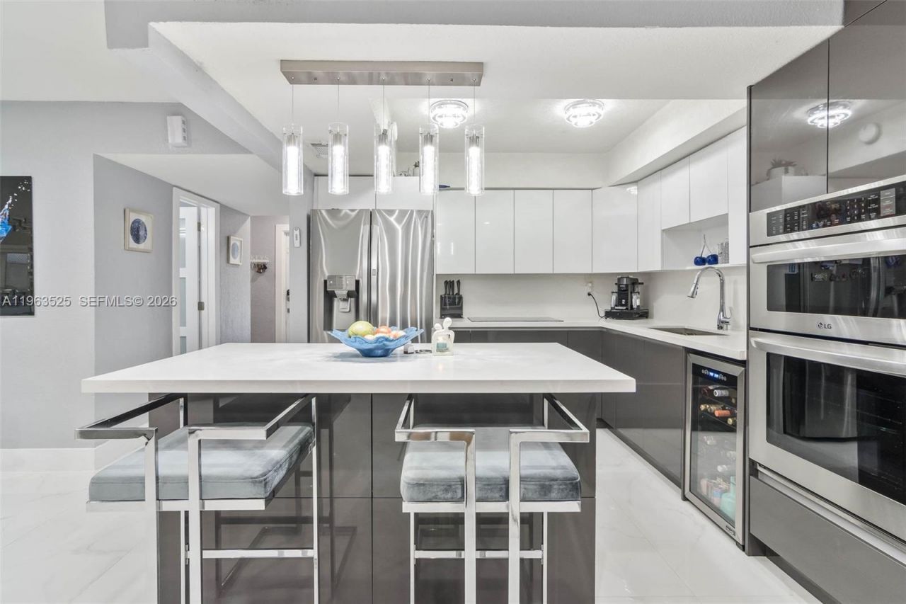 7184 W 2nd Ct, Hialeah, FL 33014 Photo