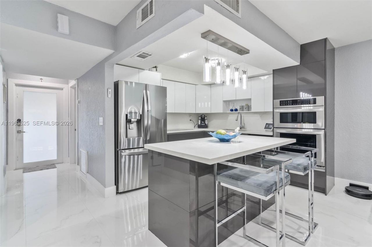 7184 W 2nd Ct, Hialeah, FL 33014 Photo