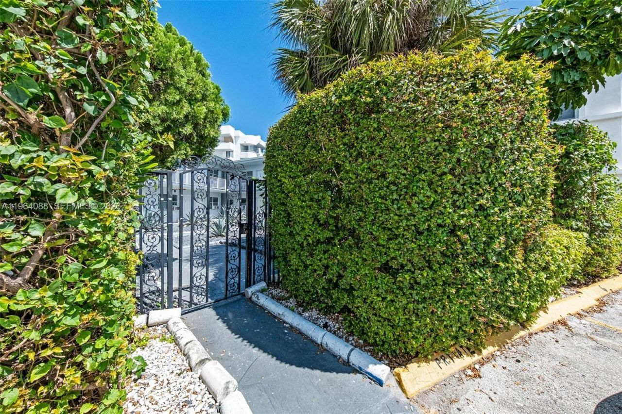 7271 Gary Ave , Unit 25, Miami Beach, FL 33141 Photo