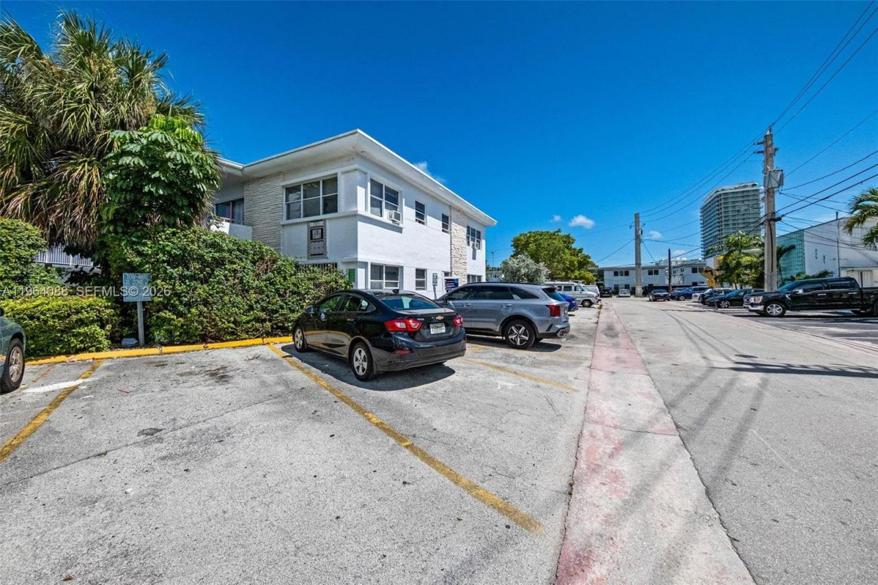 7271 Gary Ave , Unit 25, Miami Beach, FL 33141 Photo