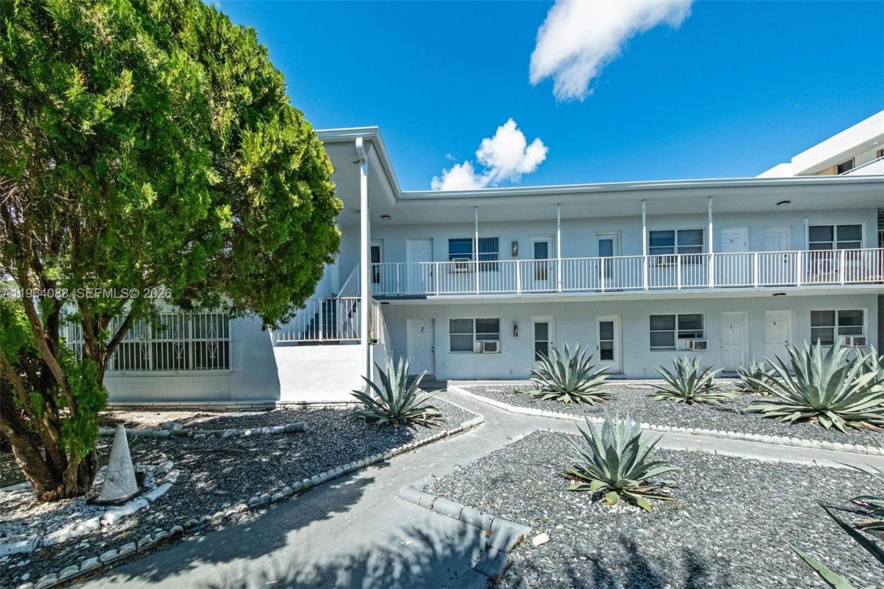 7271 Gary Ave , Unit 25, Miami Beach, FL 33141 Photo