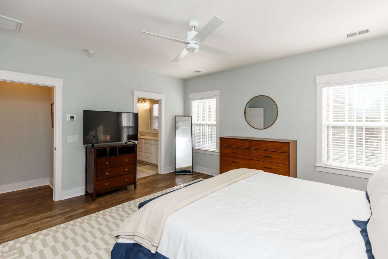 2449 Giles Lane Photo 25