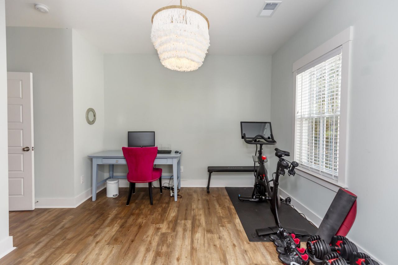 2449 Giles Lane Photo 32