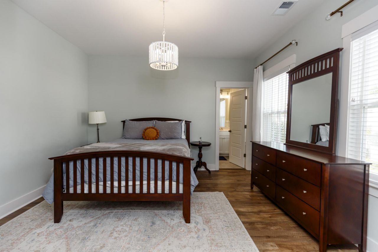 2449 Giles Lane Photo 38