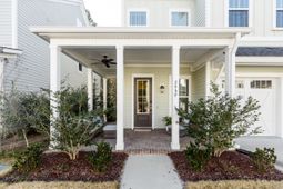 2449 Giles Lane photo 4