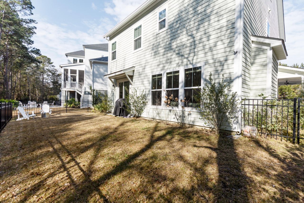 2449 Giles Lane Photo 43