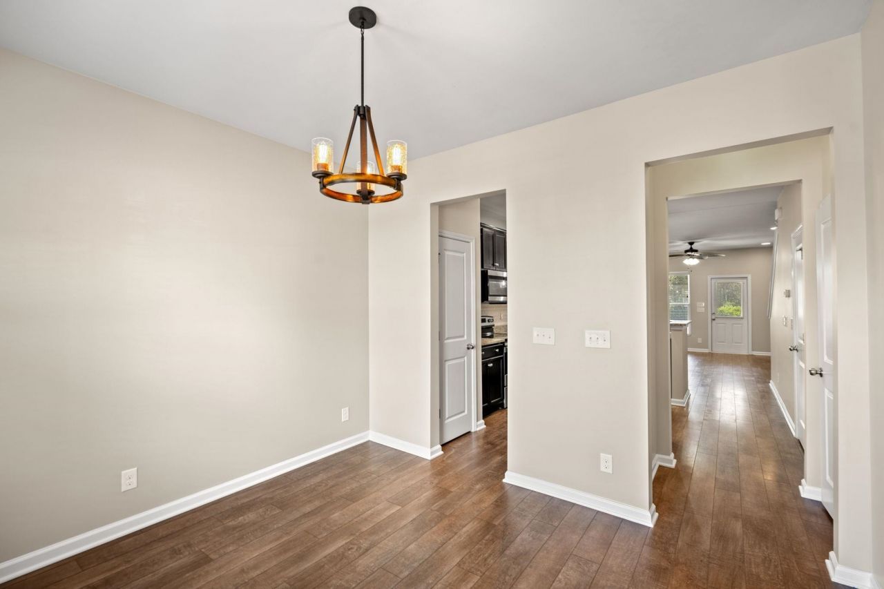 261 Castle Dr.  Photo 5