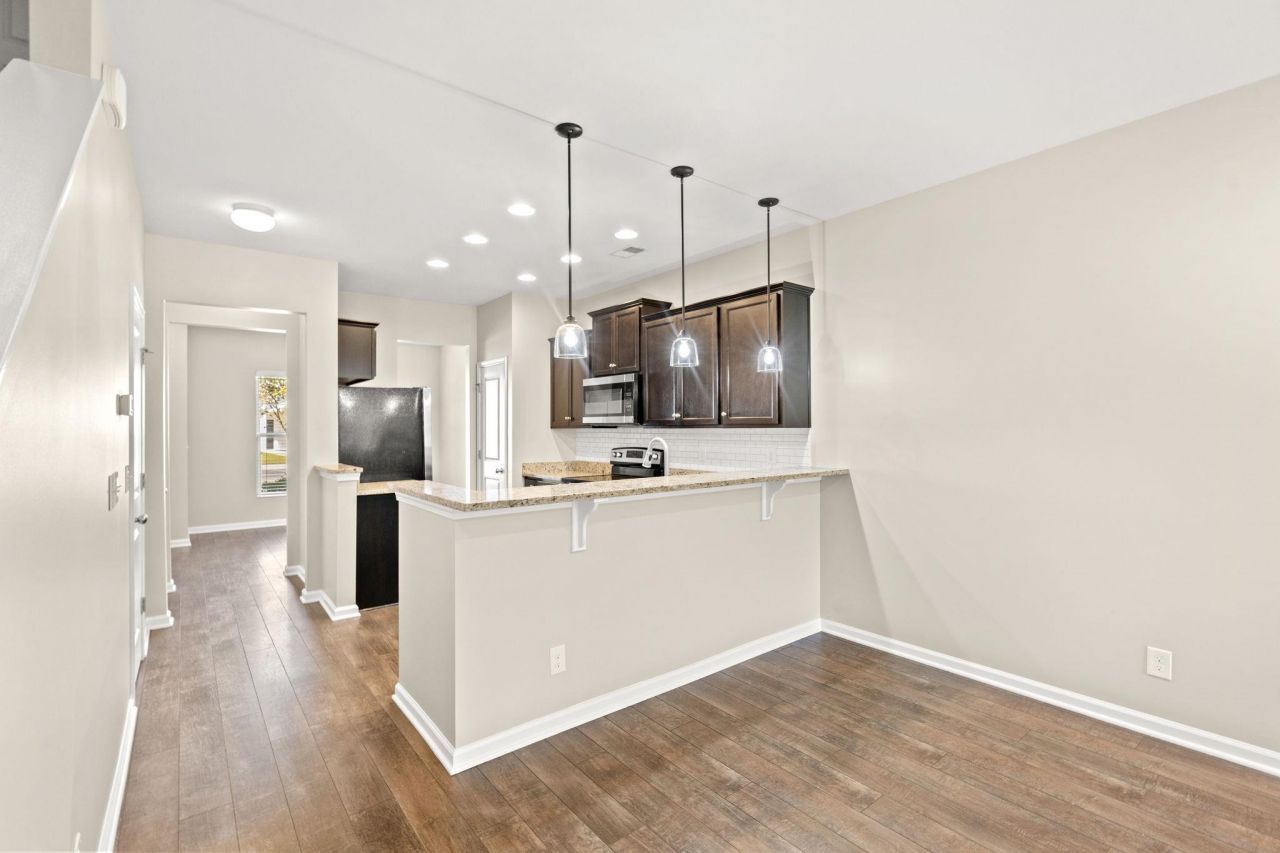 261 Castle Dr.  Photo 9