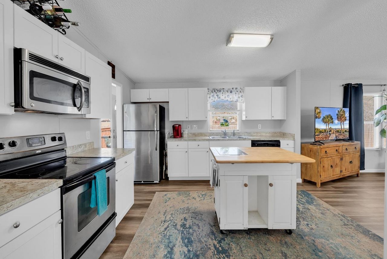 3246 Red Bird Ln. Photo 13