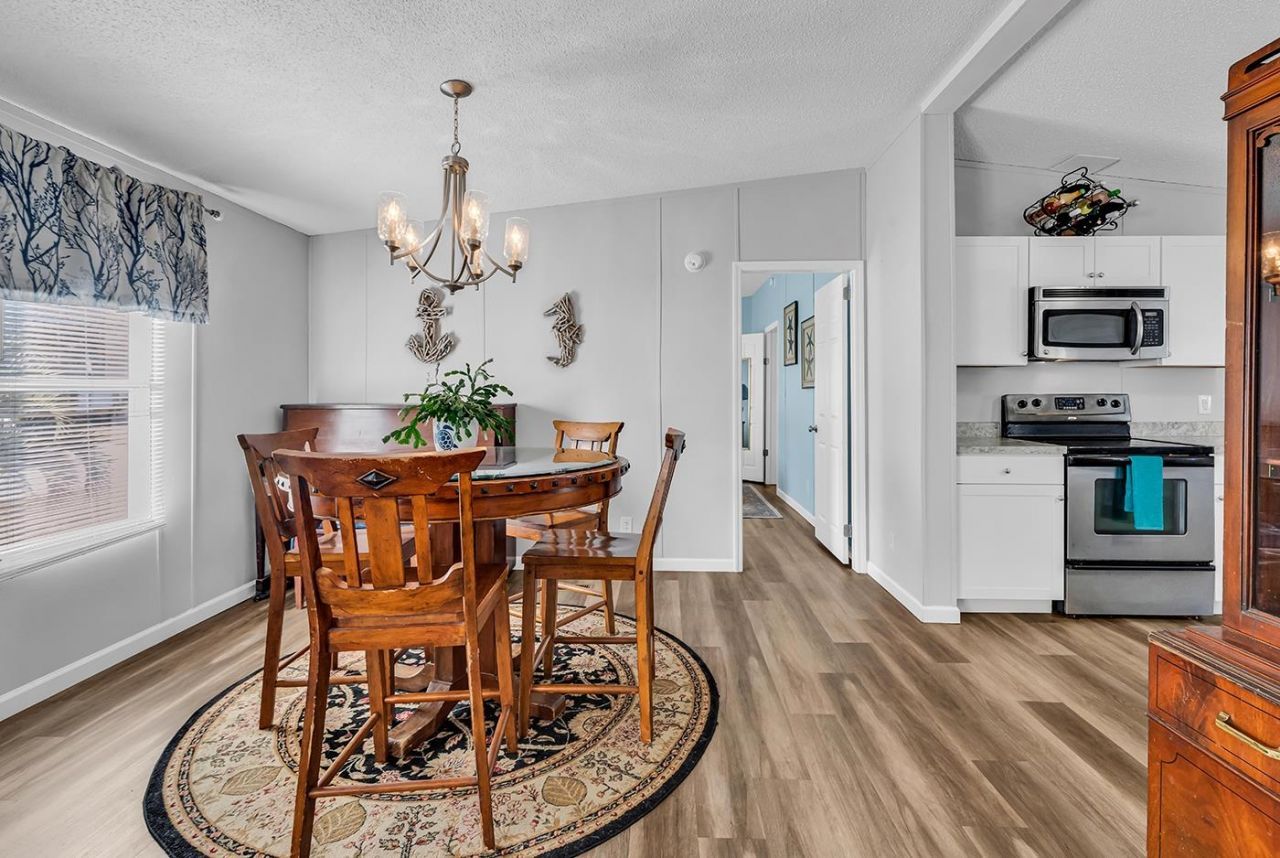 3246 Red Bird Ln. Photo 24