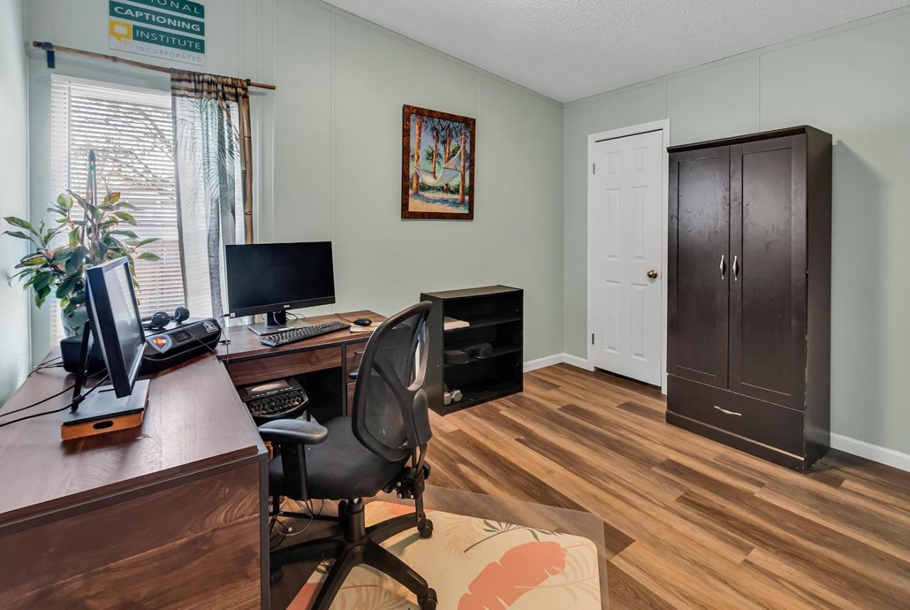 3246 Red Bird Ln. Photo 32