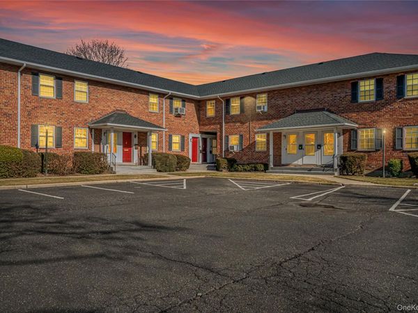 2551 Jerusalem Avenue, Unit 2S, North Bellmore, NY 11710