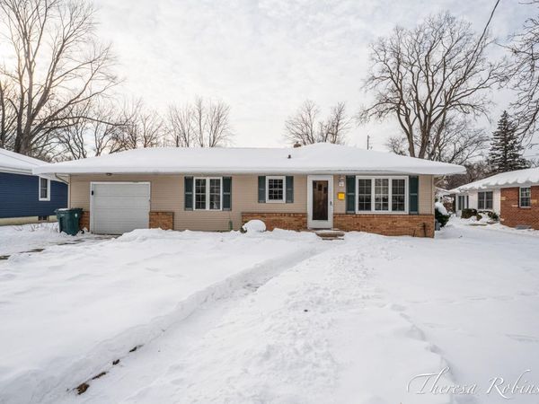 160 Boltwood Drive NE, Grand Rapids, MI 49505