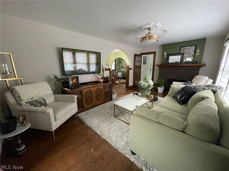 154 Bellfield Avenue, Elyria, OH 44035 Photo 2