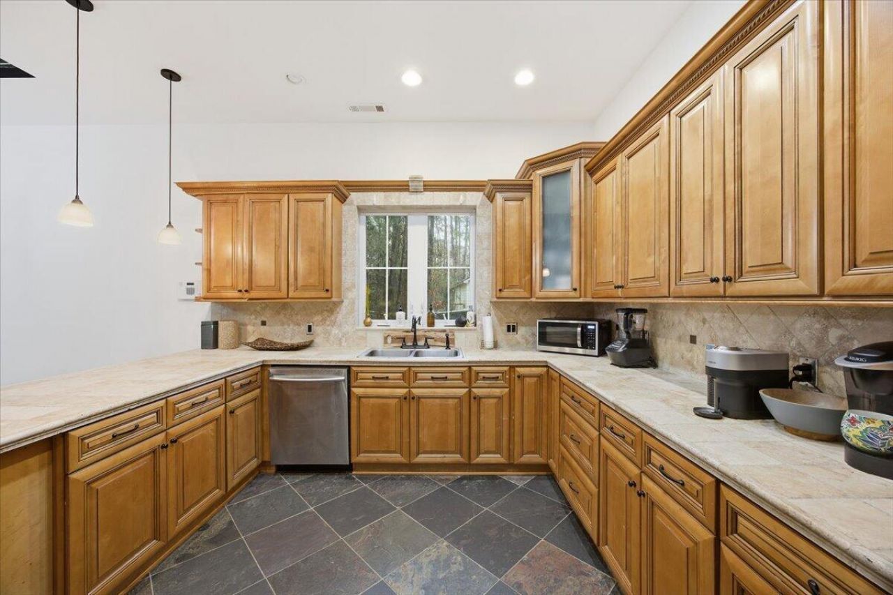 513 Wagon Branch Loop Photo 9