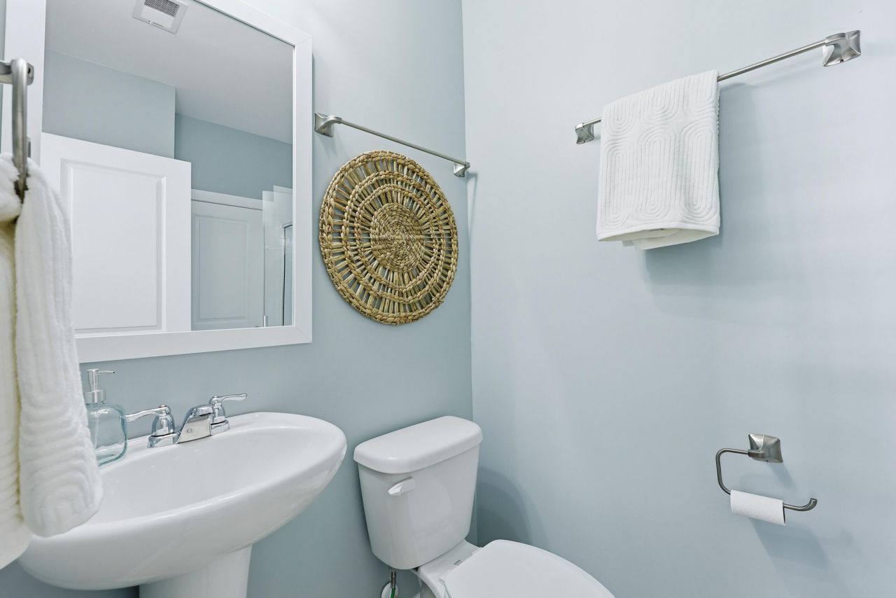 1621 Prince Edward Street Photo 17