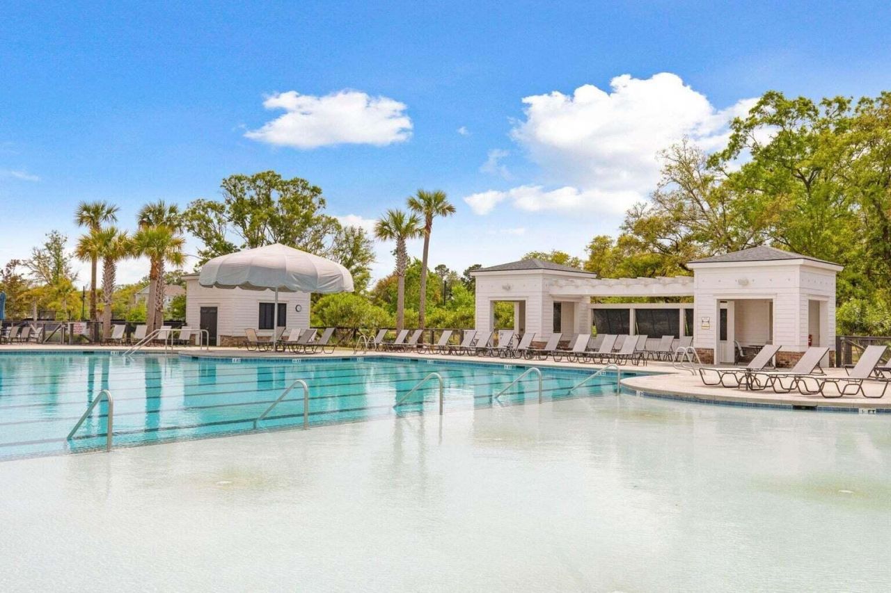 1621 Prince Edward Street Photo 48