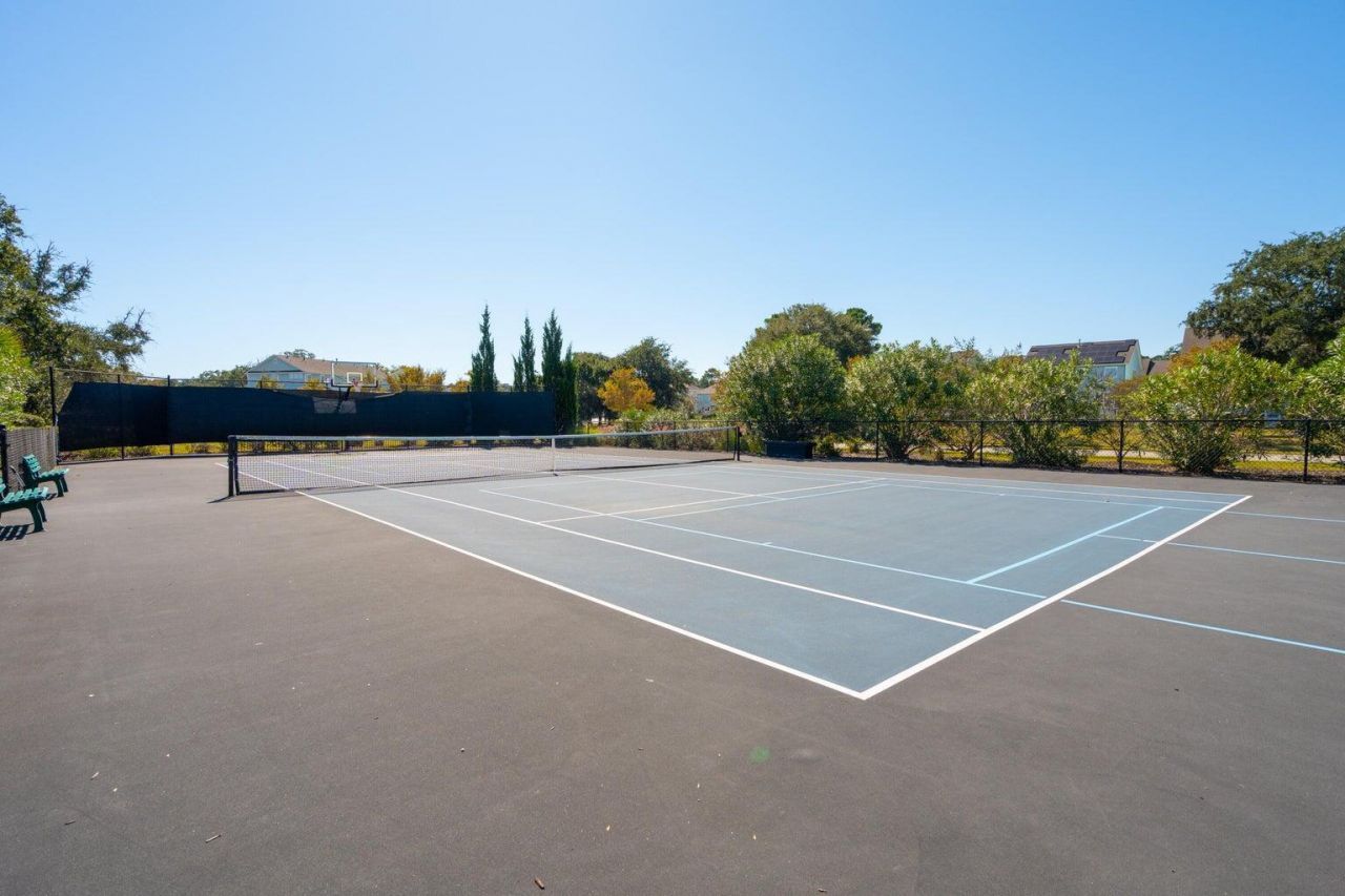 1621 Prince Edward Street Photo 49